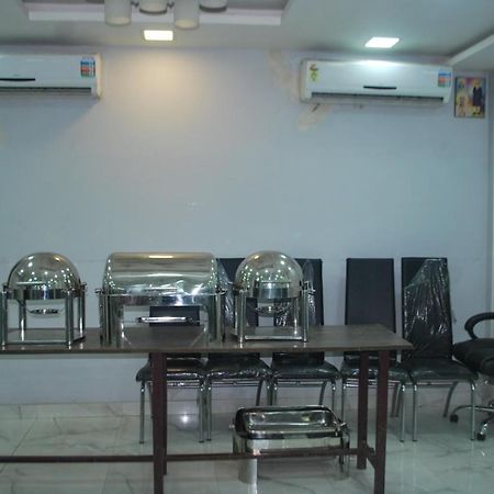 Hotel Heera Kolkata Exterior photo