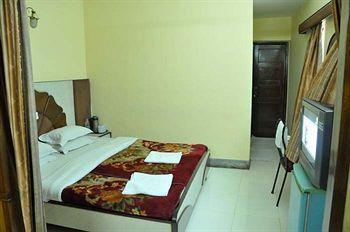 Hotel Heera Kolkata Exterior photo
