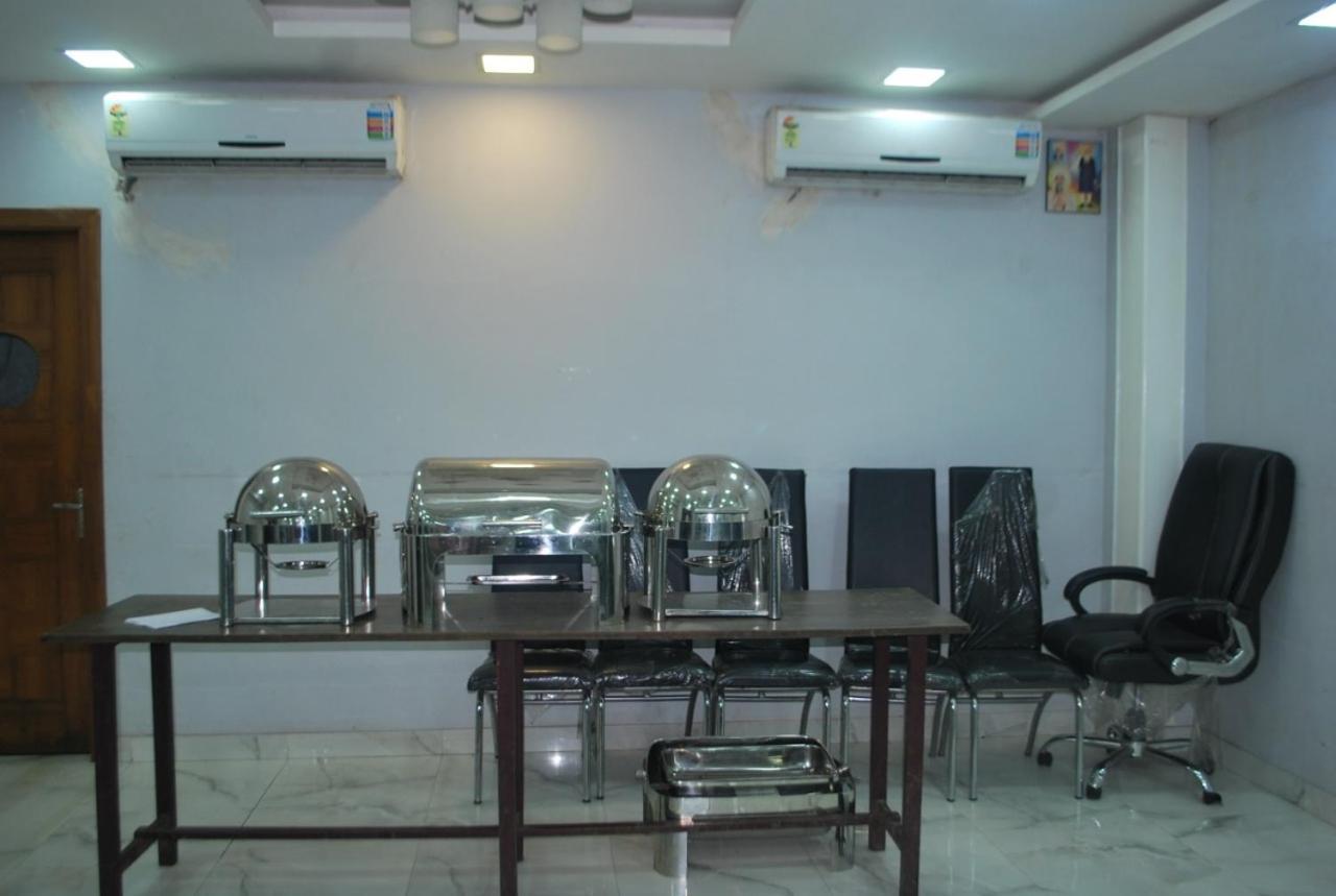 Hotel Heera Kolkata Exterior photo